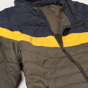 Veste en duvet de rue personnalisée avec 3 poches Veste polaire d'extérieur d'hiver légère noire pour hommes - Product Image 4