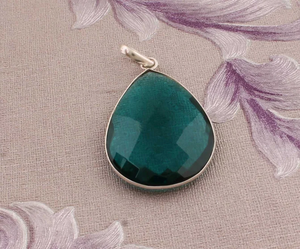 จี้เพชรพลอยทรงคลาสสิกสำหรับผู้หญิง ดีไซน์ทันสมัย คุณภาพสูง ขนาดเล็ก ชุบแพลตตินัม เงินสเตอร์ลิง - Product Image 3