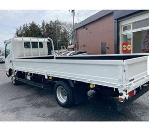 Camion DYNA 2025 d'occasion en excellent état, 2 tonnes, Powergate, 2x4, 4x4, 100% entretenu, diesel, équipé d'une transmission manuelle à 5 vitesses - Product Image 3
