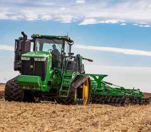 Nuevos tractores agrícolas John Deere listos para enviar - Product Image 2