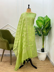 Conjunto de 3 Piezas de Seda Banarasi Pam de Diseño Tradicional Premium Sin Costuras para Mujer, Ropa Étnica para Fiestas, Festivales y Bodas, Secado Rápido, Protección Solar - Product Image 3