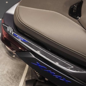 Adesivi Protettivi 3D per Maniglie Passeggero Moto Compatibili con Yamaha X-Max 2023-24 - Product Image 1
