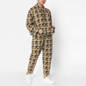 Nouveau survêtement à capuche pour femme 2026, haute qualité, design très personnalisable, très tendance, écologique, 100 % coton, le plus vendu - Product Image 1