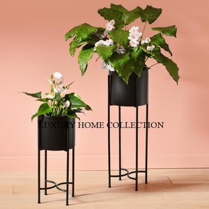 Jardinière en métal faite à la main de qualité supérieure avec support design élégant pour la mise en valeur du salon ou la décoration sur le thème des plantes - Product Image 6