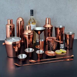 Ensemble de shaker à cocktail Cobbler de 28 oz au design moderne, en fer plaqué cuivre, pour la maison, les repas et les fêtes - Product Image 3