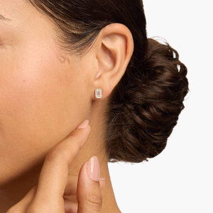 Pendientes de Diamantes Cultivados en Laboratorio con Corte Esmeralda para Mujer, Oro Amarillo de 14K, Claridad VS2, Color E, Certificados por RATAN JEWELS, Estilo Étnico - Product Image 4