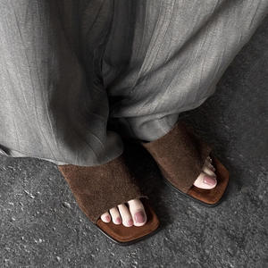 รองเท้าผ้าใบพื้นยางสำหรับผู้หญิง รองเท้าลำลองแบบสวม สบาย ระบายอากาศได้ดี รองเท้าแฟชั่นฤดูร้อน - Product Image 1