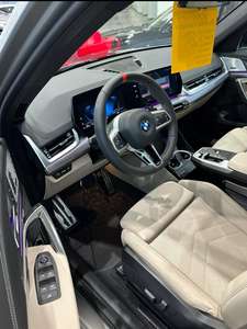 BMW X1 M35i 2024, boîte automatique, intérieur foncé, sièges en cuir, conduite à gauche/droite, voiture d'occasion, essence - Product Image 3