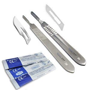 Juego Premium de 2 Mangos para Bisturí Incluye # 3 y # 4 mangos con 2 cuchillas esterilizadas de acero inoxidable de grado quirúrgico - Product Image 1