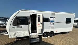 Precio de Fábrica al por Mayor, Autocaravana Familiar Popular para Viajes, con Suspensión Independiente, Construcción de Acero, Diseño Impermeable - Product Image 6