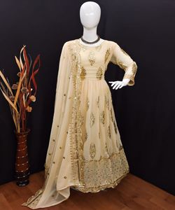 Mode style pakistanais Salwar Kameez - Fusion de styles traditionnels et modernes, créant une kurta de mode chic et élégante - Product Image 5