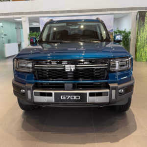 Véhicule tout-terrain d'occasion 2026, grand SUV 6 places, hybride rechargeable 2.0T, sans accident et prêt à être expédié - Product Image 1