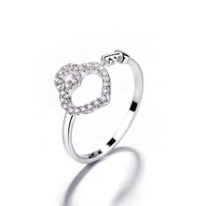 Anello Minimalista Regolabile con Cuore e Chiave in Micro Pavé in Argento Sterling per Fidanzamento - Product Image 1