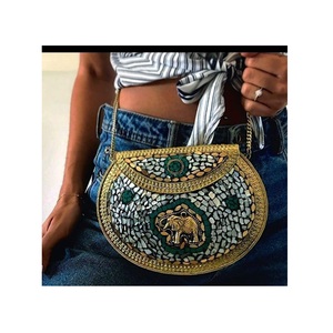 Bolso de mano de resina hecho a mano, Mini bolso de moda con estilo único para fiesta en casa, boda, Color personalizado, India, la mejor calidad - Product Image 1