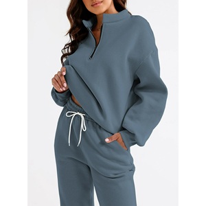 Ropa de calle de invierno de poliéster y algodón de nailon personalizada para mujer, conjunto de chándal cortavientos sólido, último diseño de moda, chándal al por mayor - Product Image 1