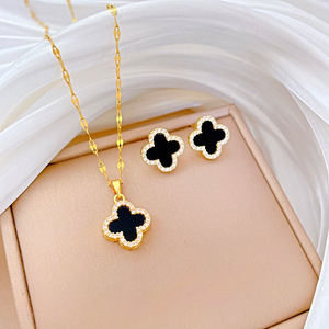 Conjunto de Collar y Aretes de Trébol de Titanio Resistente a la Decoloración, Estilo Punk, Micro Pavimentado con Piedra Natural, Chapado en Oro, Joyería Única para Mujer - Product Image 2