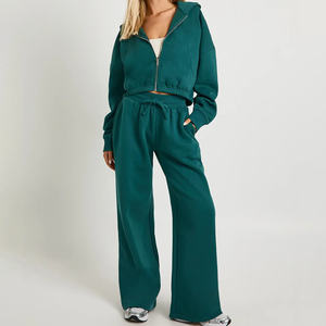 Nuevo Conjunto Deportivo Corto Verde con Logotipo Personalizado, Conjuntos Deportivos Completos para Mujer, Transpirables, para Exteriores, Estilo Urbano, Traje Deportivo para Mujer - Product Image 1