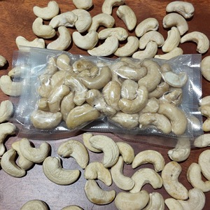 Noix de cajou naturelles du Vietnam W240, soigneusement sélectionnées, qualité supérieure, adaptées à l'exportation, industrie de transformation alimentaire - Product Image 2