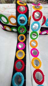 Bordure de bordure en dentelle brodée multi-miroirs en fil ethnique indien pour les offres de robes pour femmes en gros - Product Image 3