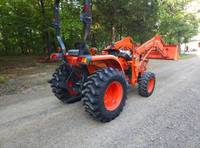 Traktor Kubota L2501 25HP Bekas Kondisi Baik Dengan Lampiran Pemuat Depan Dijual
