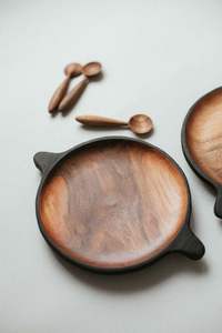 Bandeja redonda de madera de mango con asas de metal con cuentas plateadas, bandeja decorativa de madera, servidor rústico para café, té y aperitivos - Product Image 5