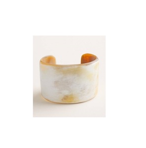 Brazalete de cuerno de búfalo de diseño geométrico, producto hecho a mano de calidad de exportación, brazalete de cuerno de vaca, pulsera de calidad estándar - Product Image 2