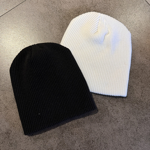 Gorros de Punto Personalizados con Diseño de Rayas, Logotipo Personalizado Bordado e Impreso, Fabricación en Pakistán, Gorras de Jacquard para Hombre y Mujer - Product Image 4