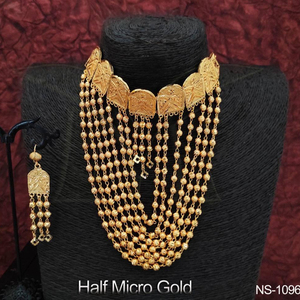 Bijoux anciens Half Micro Plaqué or Beautiful Design Collier Set - Product Image 1