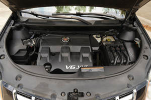 Cadillac SRX Luxe d'occasion propre, année 2016 - Product Image 5