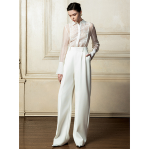 เสื้อคอปกปลายแหลม Fallon รวมแผ่นใบไม้ที่มีรายละเอียดพลอยเทียมประกายและผ้านุ่ม Cupro เพื่อให้ดูสวยงาม - Product Image 2