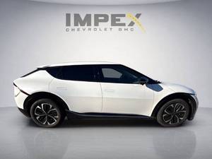 Voitures Kia EV6 Wind Wind 4 portes crossover d'occasion, bon état, 2023, à vendre à prix abordable - Product Image 5