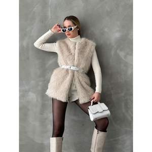 Chaleco de Piel Sintética para Mujer Topshow, Venta al Por Mayor - Product Image 4