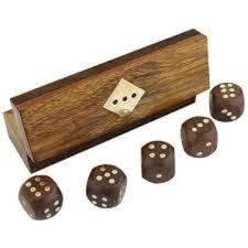 Boîte à dés en bois à motif de cube unique fait à la main, jouet promotionnel personnalisable unique en son genre - Product Image 3