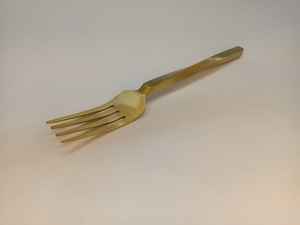 Ensemble de couverts de luxe en acier inoxydable Nouveaux couverts portables en métal doré Design vintage et mignon pour la maison et les mariages - Product Image 5