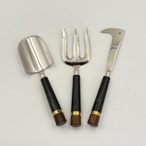 New Arrival Modern <b>Garden</b> Accessories 3pcs <b>Set</b> Wooden & Resin Handle Metal <b>Garden</b> <b>Hand</b> <b>Tool</b> with Rake Fork Knife & Shovel - Product Image 2