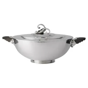 Plat de service en acier inoxydable classique |   Conception personnalisée antiadhésive pour la maison, les restaurants et la restauration - Product Image 2