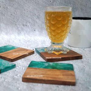 Posavasos cuadrados de madera y resina hechos a mano, posavasos modernos para mesa de centro, bar y decoración del hogar - Product Image 4