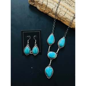Ensemble de bijoux fins en turquoise de Kingman et argent sterling, fabriqué à la main par des artistes Navajo - Collection exclusive de colliers - Product Image 1