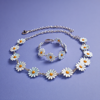 OEM ODM mignon pendentif en émail marguerite naturelle collier bracelet bijoux personnalisés