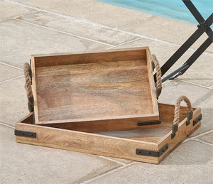 Ensemble de 2 plateaux en bois de mangue de ferme avec poignées, cadre en bois, plateau de rangement tissé, articles divers en bambou - Product Image 1