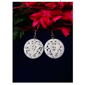 เครื่องประดับแฟชั่นสำหรับผู้หญิงต่างหูแบบโบราณรูปกระดูกควายพร้อมงานหัตถกรรมคุณภาพไข่มุกอินเดีย - Product Image 2