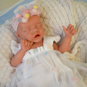 Bebé realista <span class=keywords><strong>de</strong></span> silicona completa 43cm 3kg Sleeping Girl <span class=keywords><strong>Reborn</strong></span> Dolls Silicona Baby Doll - Product Image 3