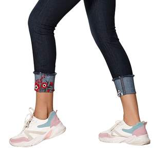 Femmes respirant broderie détail Skinny Jeans Simple Floral Design taille moyenne bouton décoration Style décontracté - Product Image 2