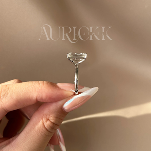 Anillo de Compromiso Solitario con Moissanita Corte Esmeralda Chapado en Oro de 14k, Regalo de Lujo para Fiesta, Boda o Aniversario para Ella, Chapado en Rodio - Product Image 4