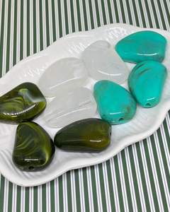 Perles en résine HEMA pour la création de bijoux avec des couleurs uniques et des motifs artistiques - Product Image 5