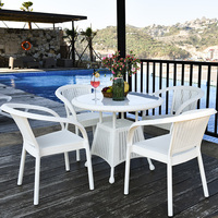 Ensemble 4 pièces chaise de patio en rotin et table à manger d'extérieur en osier blanc