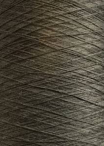 Hilo de Poliéster 100%, 10/1, Verde Oscuro, Teñido por Dopado, de Alta Tenacidad, Hilado en Anillo, para Tejer y Bordar, Disponible para la Venta en Pakistán - Product Image 4