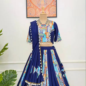 Heavy New Designer Navratri Special Rayon Impresión digital y encaje Kodi Trabajo con lienzo Patta Lehenga y Choli con Dupatta - Product Image 1