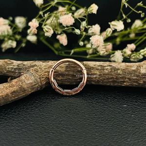 Piercing Daith de luxe en or jaune/rose 14 carats avec moissanite taille baguette, bijoux fins - Cadeau pour femme - Product Image 2