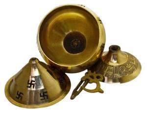 Artisanat en laiton pur Om & Swastik conçu Diya (hauteur: 5.5 pouces) pour Temple de la maison, Pooja, Diwali et cadeau - Product Image 3